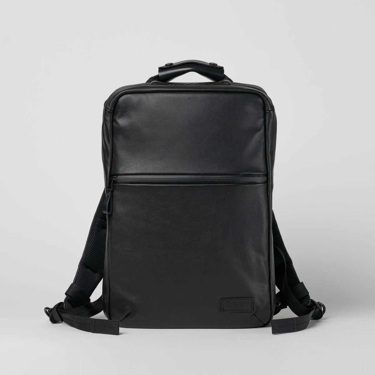 撥水レザー｜イライラを解消する“上下2部屋構造”リュック【seowU