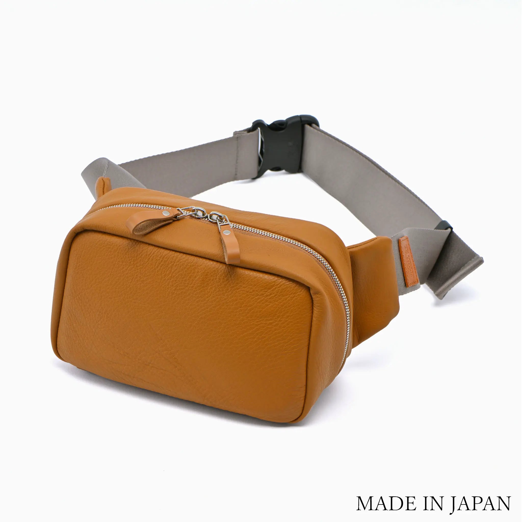 カワニシカバン、レザー、ラフ、ボディバッグ コンパクトレザーボディバッグ|撥水レザー ×コンパクト×高機能